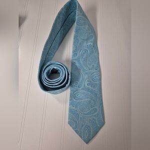 Elegant Paisley Silk Men's Tie in blue/silver